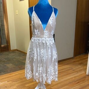 Lulu's Cream and White Floral Backless Dress